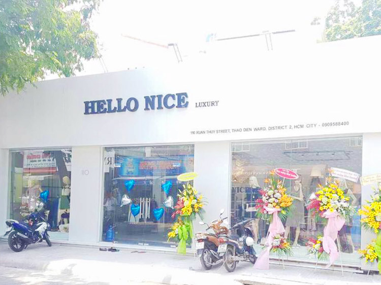 Thi công showroom thời trang Hello Nice