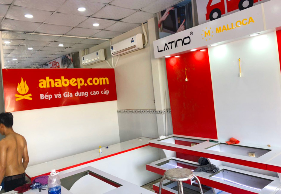 thi công showroom bếp Aha